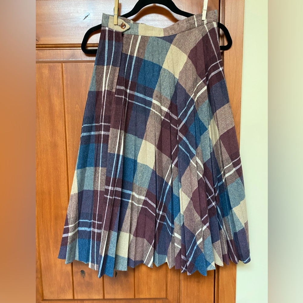 VINTAGE Sears skirt waist 27.75”selling as set w/ small Anne TaylorLoft sweater